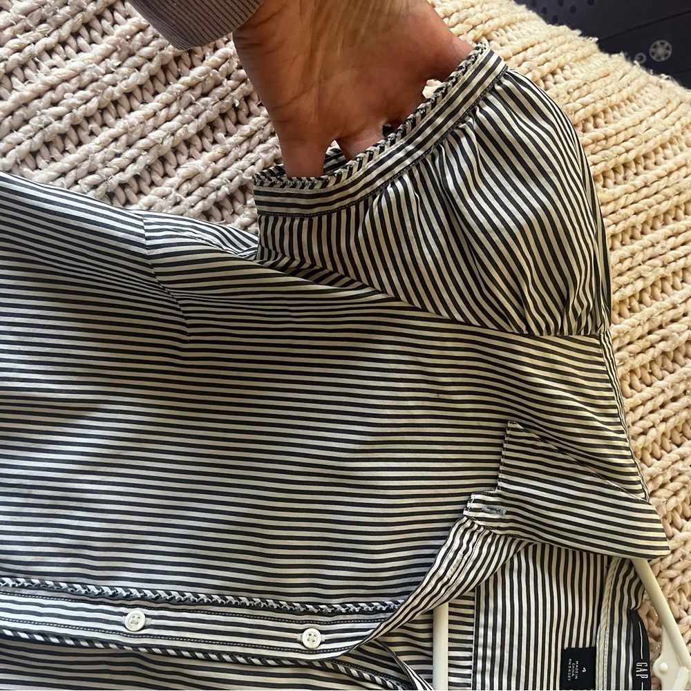 GAP Blue & White Pin Striped Blouse, Cotton, professional, vintage, puff sleeve